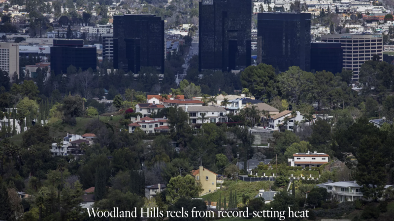 Woodland Hills is seen from the top of Topanga Overlook off Topanga Canyon Boulevard. The hilly, prosperous San Fernando Valley suburb has taken more than its share of weather pain.(Mel Melcon / Los Angeles Times)