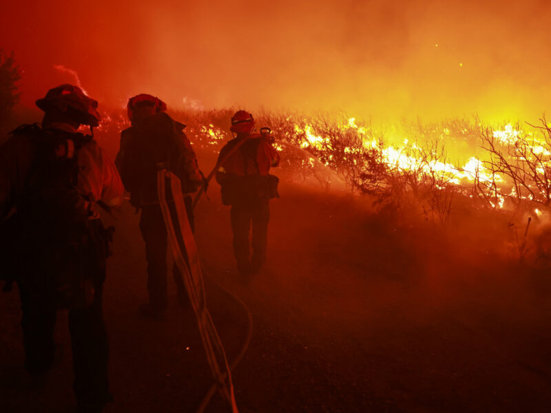 Wildfire Burns Across Southern California, firefighters try to mitigate wildfire
